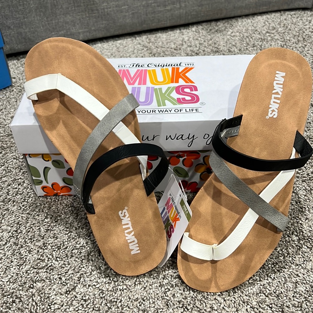 Muk Luks sandal